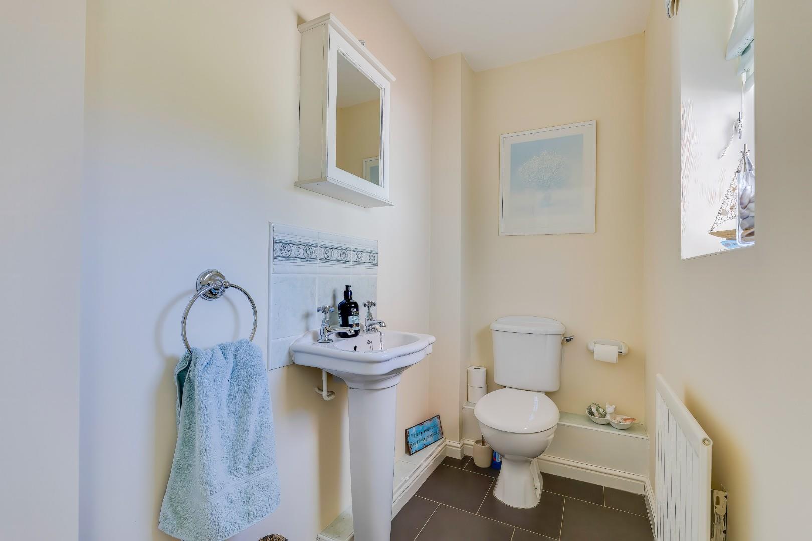 12 Blodyn Y Gog, Barry, CF63 1FB